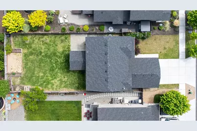 21278 SE Daylily Avenue, Bend, OR 97702 - Photo 2