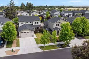 21278 SE Daylily Ave, Bend, OR 97702 - Photo 38