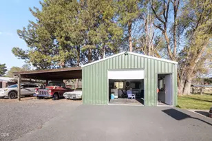 8270 Hill Rd, Klamath Falls, OR 97603 - Photo 24