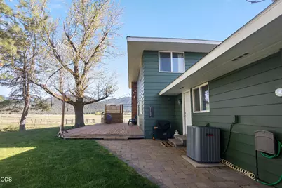 8270 Hill Road, Klamath Falls, OR 97603 - Photo 26