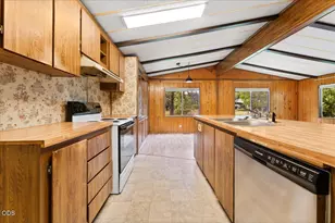 2812 Hartley Ln, Grants Pass, OR 97527 - Photo 8