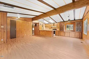 2812 Hartley Ln, Grants Pass, OR 97527 - Photo 4