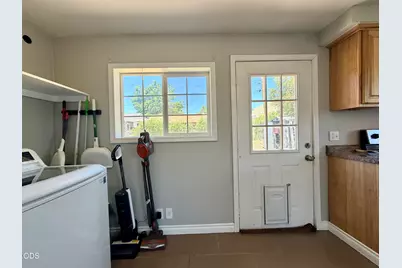 5253 Peggy Avenue, Klamath Falls, OR 97601 - Photo 14