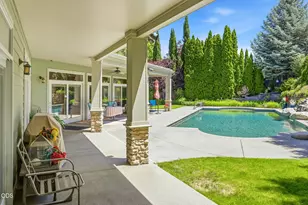 631 7th Fairway Dr, Medford, OR 97504 - Photo 24