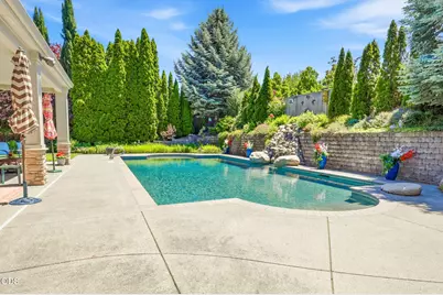 631 Seventh Fairway Drive, Medford, OR 97504 - Photo 64