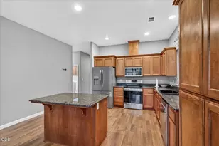 2523 Agate Meadows Dr, White City, OR 97503 - Photo 6