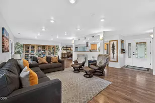63235 Anika Ln, Bend, OR 97701 - Photo 14