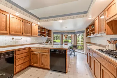 20396 Buttermilk, Bend, OR 97702 - Photo 10