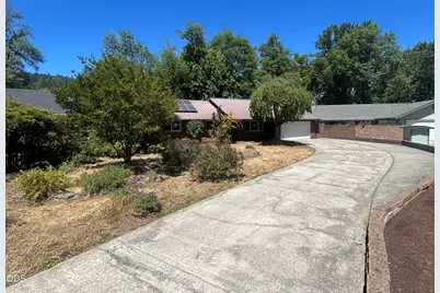 144 Belindy Circle, Grants Pass, OR 97527 - Photo 16