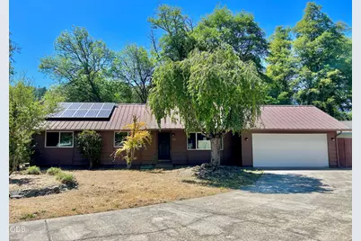 144 Belindy Circle, Grants Pass, OR 97527 - Photo 1
