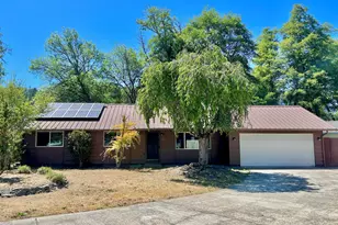 144 Belindy Cir, Grants Pass, OR 97527 - Photo 1