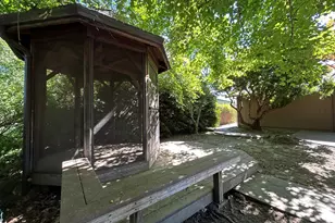 144 Belindy Cir, Grants Pass, OR 97527 - Photo 2