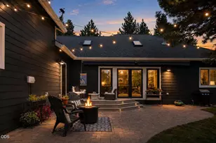 1117 E Creekside Ct, Sisters, OR 97759 - Photo 2