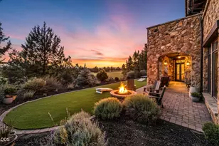 22887 Ghost Tree Ln, Bend, OR 97701 - Photo 2