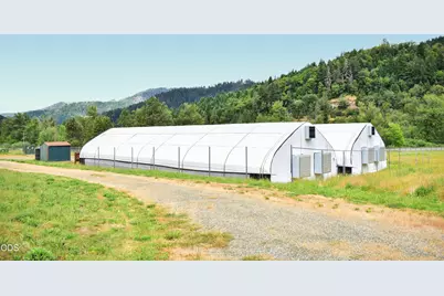 321 N Frontage Road, Wolf Creek, OR 97497 - Photo 6