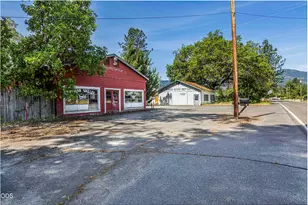 8622 E Evans Creek Rd, Rogue River, OR 97537 - Photo 2
