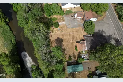 8622 E Evans Creek Road, Rogue River, OR 97537 - Photo 14