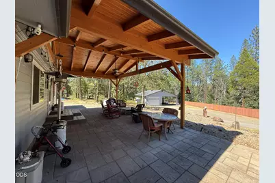 4527 E Evans Creek Road, Rogue River, OR 97537 - Photo 6