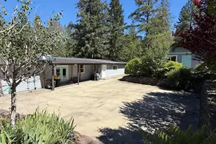 4527 E Evans Creek Rd, Rogue River, OR 97537 - Photo 10