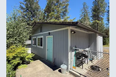 4527 E Evans Creek Road, Rogue River, OR 97537 - Photo 12