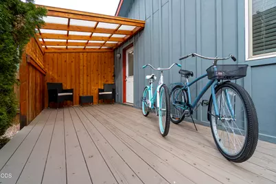 747 E Black Butte Avenue, Sisters, OR 97759 - Photo 18