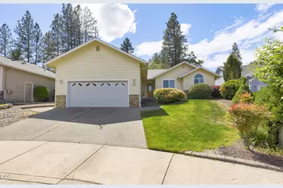 2738 SW Trinity Way, Grants Pass, OR 97527 - Photo 2