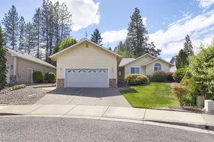 2738 SW Trinity Way, Grants Pass, OR 97527 - Photo 1