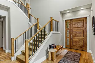 61333 Kindle Rock Loop, Bend, OR 97702 - Photo 12