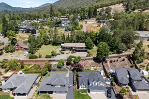 1438 NE Sherman Ln, Grants Pass, OR 97526 - Photo 54