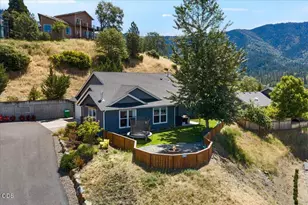2391 Robertson Crest, Grants Pass, OR 97527 - Photo 4
