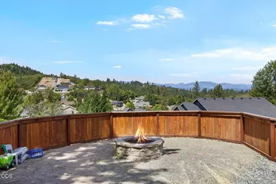 2391 Robertson Crest, Grants Pass, OR 97527 - Photo 26