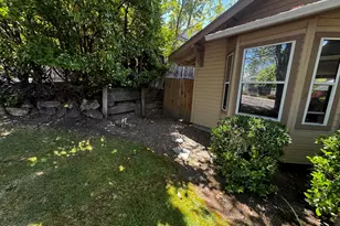 473 Scenic Dr, Ashland, OR 97520 - Photo 14