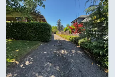 473 Scenic Drive, Ashland, OR 97520 - Photo 4