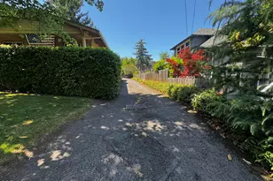 473 Scenic Dr, Ashland, OR 97520 - Photo 4