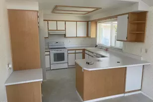 1141 N Modoc Ave, Medford, OR 97504 - Photo 8
