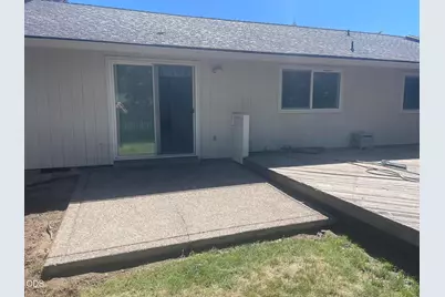 1141 N Modoc Avenue, Medford, OR 97504 - Photo 8