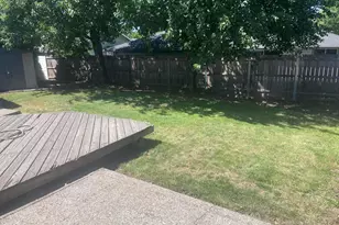 1141 N Modoc Ave, Medford, OR 97504 - Photo 6