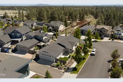 20693 SE Cougar Peak Drive, Bend, OR 97702 - Photo 24