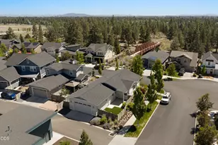 20693 SE Cougar Peak Dr, Bend, OR 97702 - Photo 24