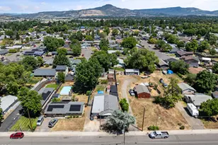 2574 Howard Ave, Medford, OR 97501 - Photo 32