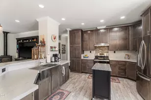 69592 Lake Dr, Sisters, OR 97759 - Photo 16