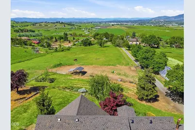 4250 Independence School Road, Medford, OR 97501 - Photo 46