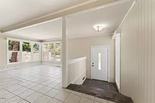 300 Sunrise Ave, Medford, OR 97504 - Photo 8