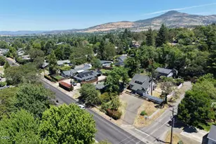 300 Sunrise Ave, Medford, OR 97504 - Photo 6