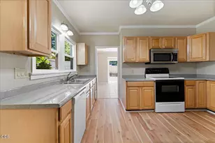 300 Sunrise Ave, Medford, OR 97504 - Photo 16