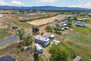 1745 E Gregory, Central Point, OR 97502 - Photo 18