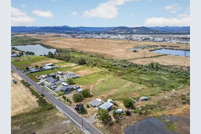 1745 E Gregory, Central Point, OR 97502 - Photo 14