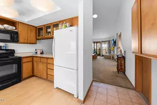 667 Golden Ln, Medford, OR 97504 - Photo 8