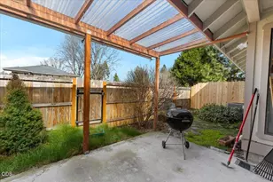 667 Golden Ln, Medford, OR 97504 - Photo 22