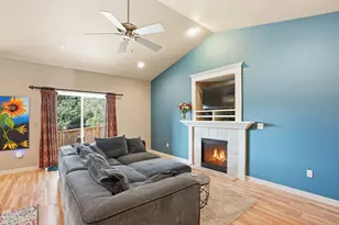 3279 NE Jonahs Ct, Bend, OR 97701 - Photo 4